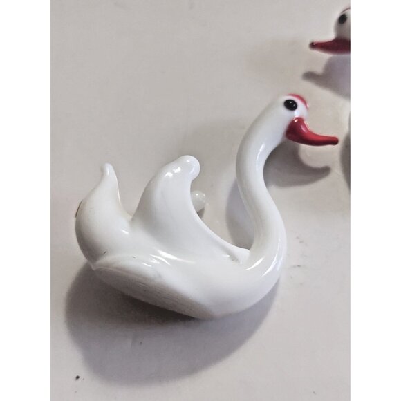 Vintage Miniature Hand Blown White Glass Swan Figurines (set of 2) 1.75" long - Picture 9 of 11